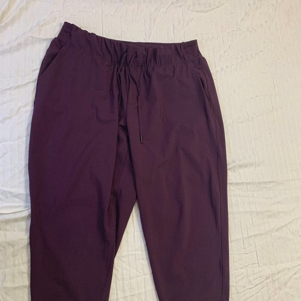 🍎🍎🍎 LIVI WOMENS ATHLETIC CAPRIS PANTS SIZE 14/16 🍎🍎🍎